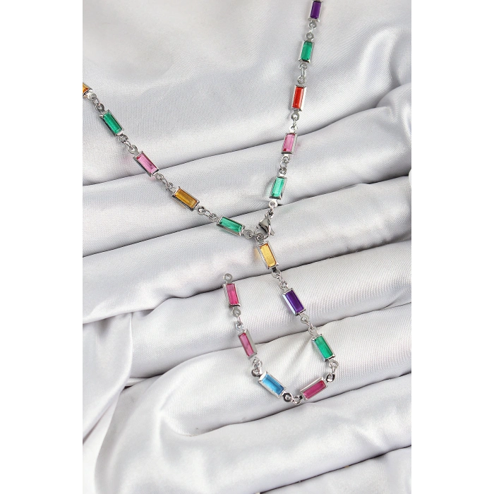 Erb Pirinç Renkli Zirkon Taşlı Dikdörtgen Model Gümüş Renk Kadın Y Kolye