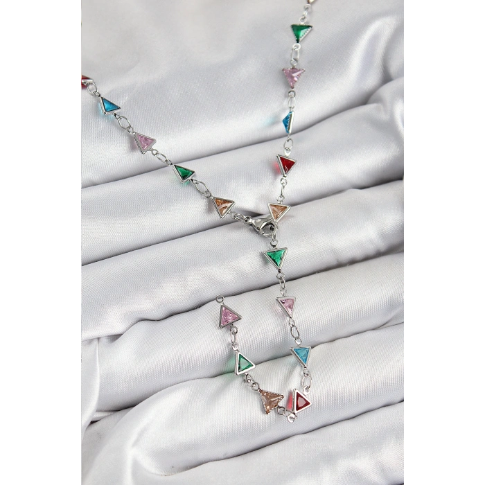 Erb Pirinç Renkli Zirkon Taşlı Üçgen Model Gümüş Renk Kadın Y Kolye