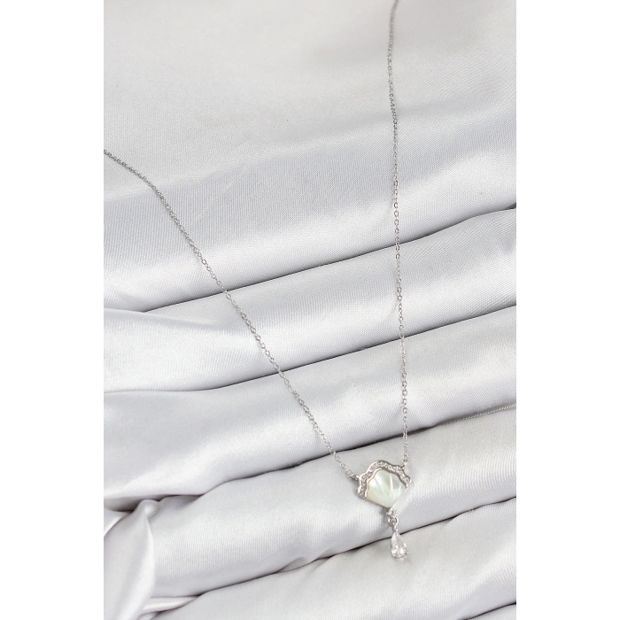 Erb Pirinç Zirkon Taşlı İstiridye Model Gümüş Renk Kadın Kolye