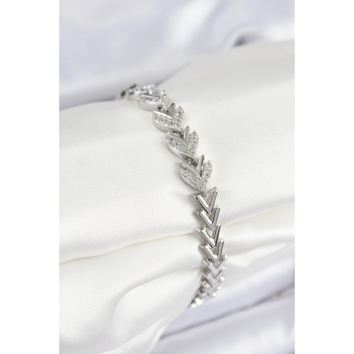 Erb Pirinç Zirkon Taşlı Sıralı Ok Model Gümüş Renk Kadın Bileklik