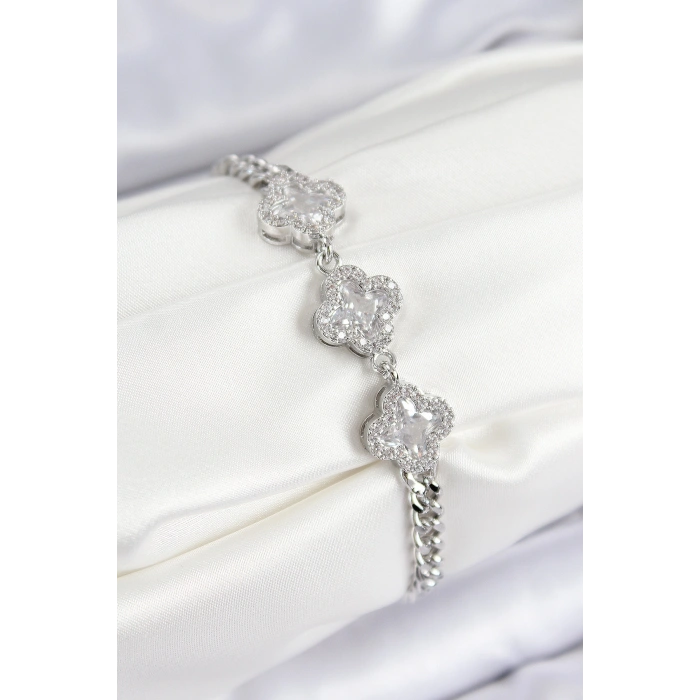 Erb Pirinç Zirkon Taşlı Yonca Model Gümüş Renk Kadın Bileklik