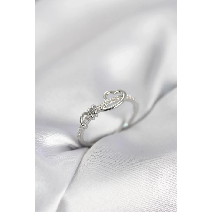 Erb Sarmal Kalp Model Zirkon Taşlı Gümüş Renk Kadın Yüzük