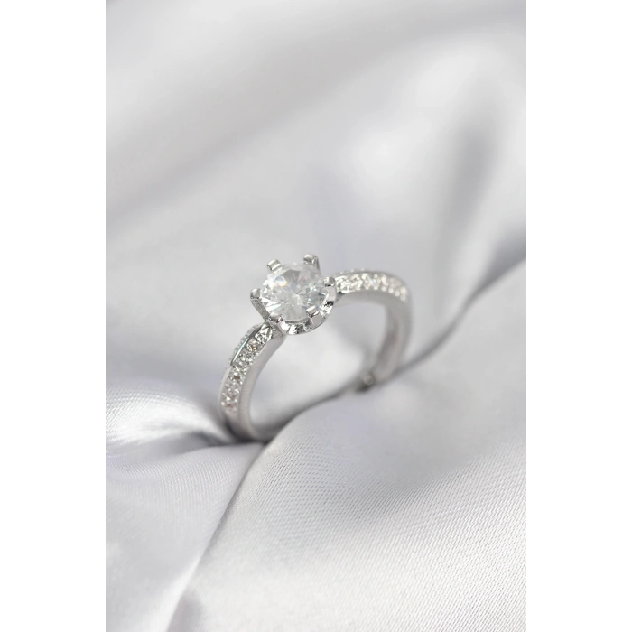 Erb Tek Taş Model Zirkon Taşlı Gümüş Renk Kadın Yüzük