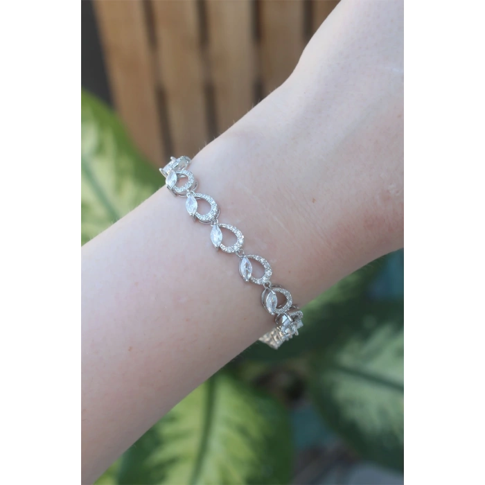 Erb Vip Seri Pirinç Zirkon Taşlı Gümüş Renk Arpa Model Bileklik