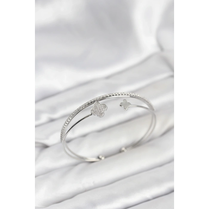 Erb Yonca Model Pirinç Gümüş Renk Kadın Bileklik