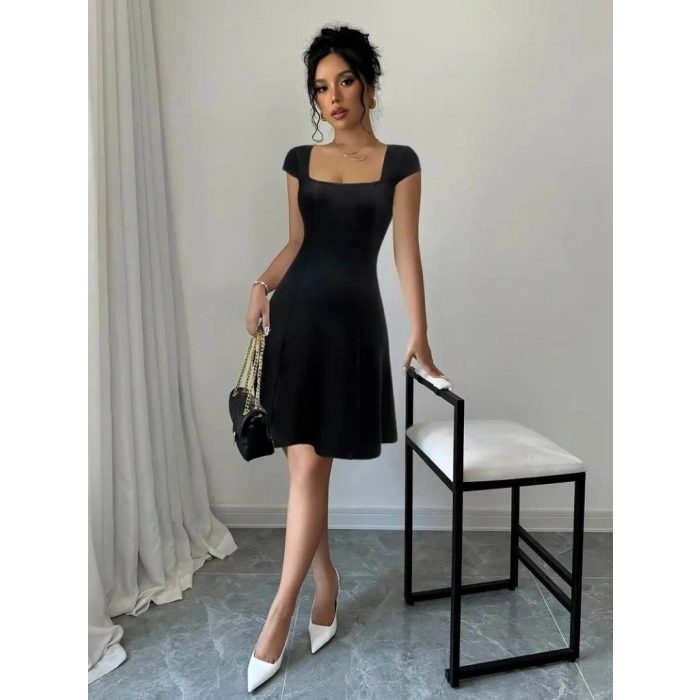 Kadın Kısa Kollu Geometrik Yakalı Janjan Krep Elbise