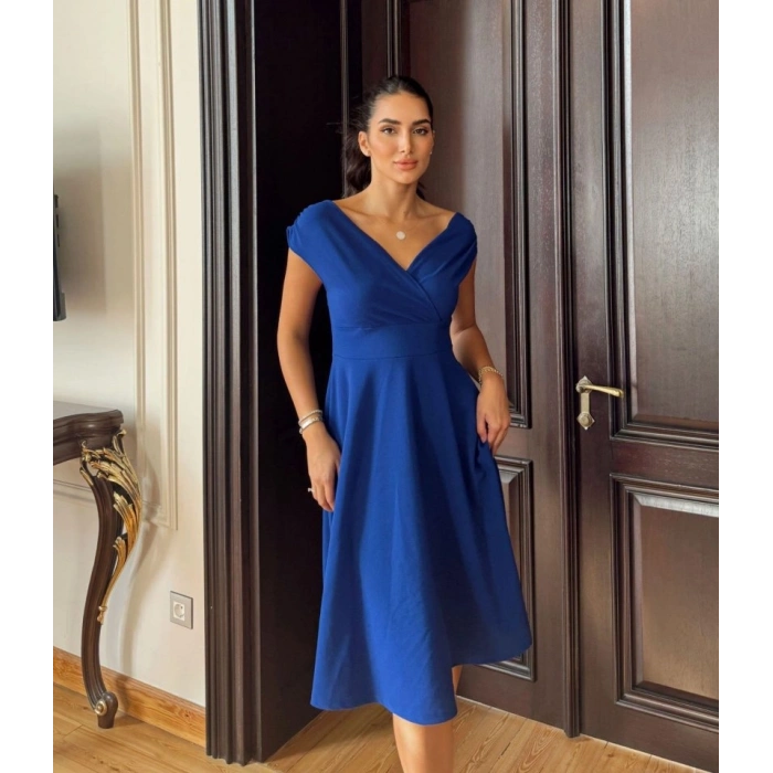 Kadın Kısa Kollu Kruvaze Yaka Eteği Volanlı Krep Elbise