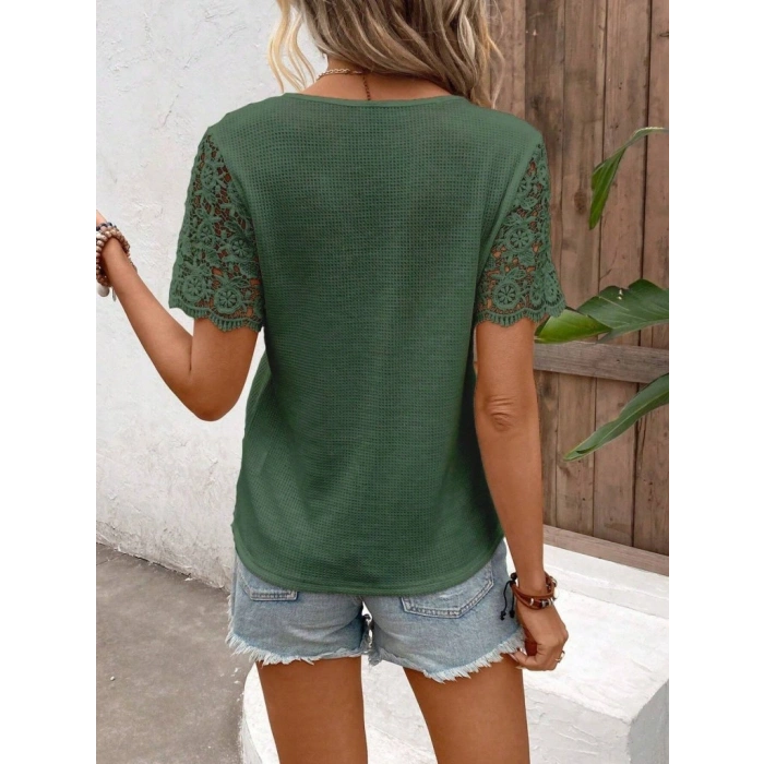 Kadın Kısa Kollu V Yakalı önden Düğmeli Dantel Detaylı Waffle Bluz