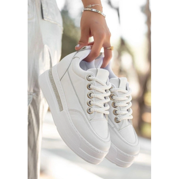 Lulu Beyaz Cilt Bağcıklı Spor Ayakkabı