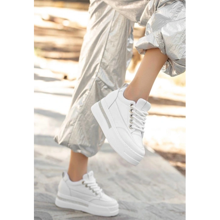 Lulu Beyaz Cilt Bağcıklı Spor Ayakkabı