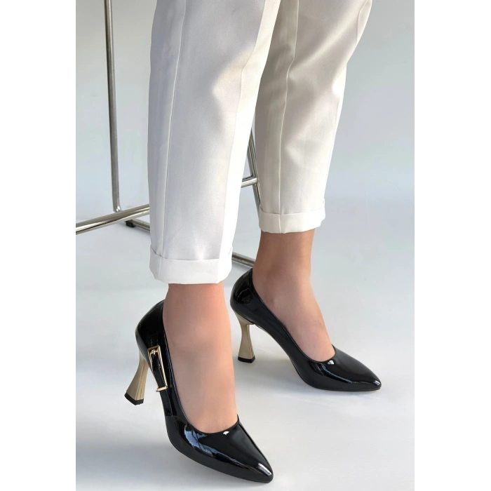 Motya Siyah Rugan Topuklu Ayakkabı