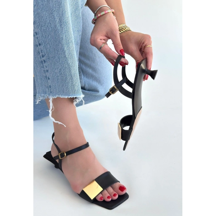 Zıan Siyah Topuklu Ayakkabı