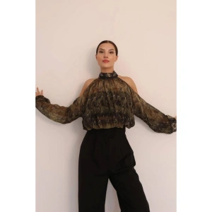 Kadın Halter Yaka Full Transparan Omuz Dekolteli Bluz