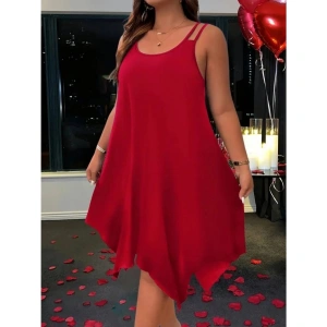 Kadın Askılı Yuvarlak Asimetrik Kesim Detaylı Viskon Elbise