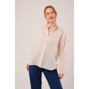 Düğmeli Ve Çizgi Detaylı Krem Gömlek