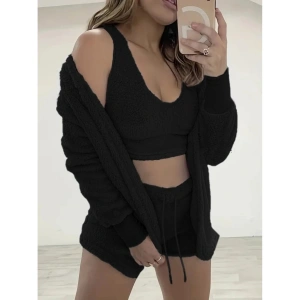 Kadın Uzun Kollu Ceket, Askılı Peluş Bluz Ve şort üçlü Takım