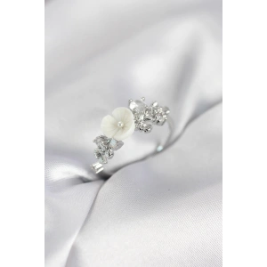 Erb Gümüş Renk Pirinç Çiçek Model Zirkon Taşlı Kadın Yüzük