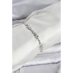 Erb Gümüş Renk Yonca Model Zirkon Taşlı Asansörlü Kadın Bileklik