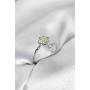 Erb Gümüş Renk Zirkon Taşlı Yonca Model Kadın Yüzük