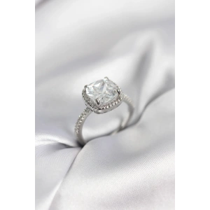 Erb Kare Tek Taş Model Zirkon Taşlı Gümüş Renk Kadın Yüzük