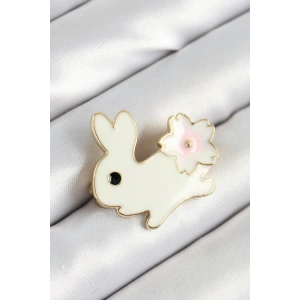 Erb Mineli Çiçek Detaylı Krem Tavşan Figürlü Gold Renk Kadın Broş
