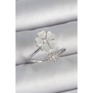 Erb Pirinç Gümüş Renk Beyaz Mineli Çiçek Model Zirkon Taş Detay Kadın Yüzük