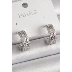 Erb Pirinç Gümüş Renk Zirkon Taşlı İşleme Detay Halka Model Kadın Küpe