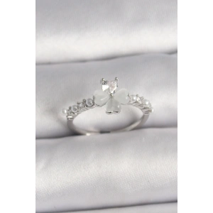 Erb Pirinç Gümüş Renk Zirkon Taşlı Yonca Model İnci Detay Ayarlanabilir Yüzük