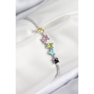 Erb Pirinç Renkli Zirkon Taşlı Geometrik Model Gümüş Renk Kadın Bileklik