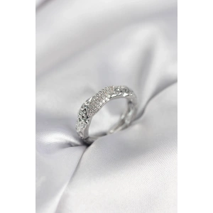 Erb Zirkon Taşlı Puntalı Gümüş Renk Kadın Yüzük