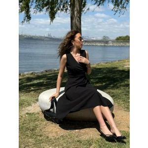 Kadın Ithal Krep Kumaş Kruvaze Yaka Eteği Kloş Kolsuz Mini Elbise