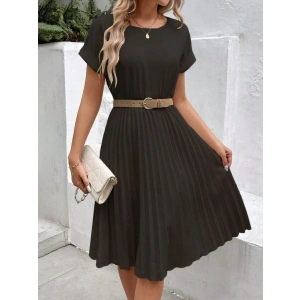Kadın Kısa Kollu Yakası Açık Belden Lastikli Pileli Kısa Ithal Krep Elbise