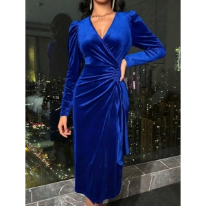 Kadın Uzun Kollu Kruvaze Yakalı Yandan Büzgülü Midi Kadife Elbise