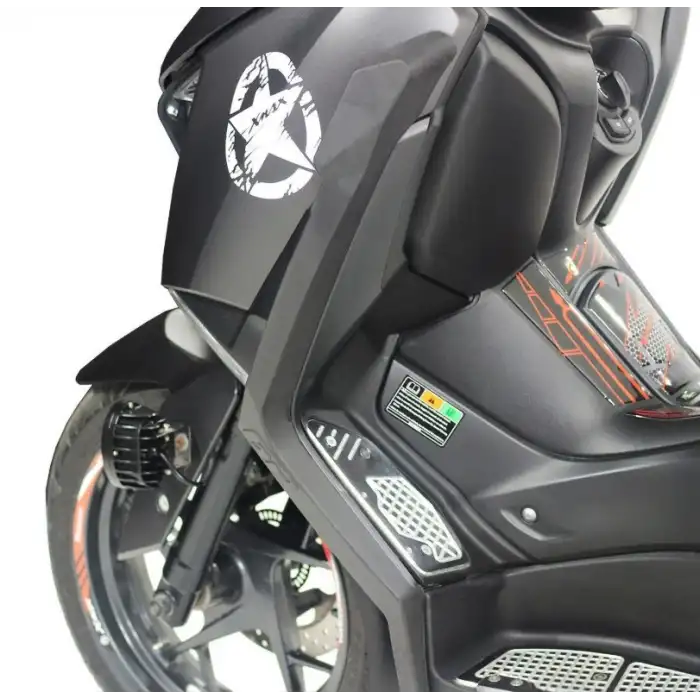GP KOMPOZİT YAMAHA XMAX 250 / 400 2018-2022 UYUMLU BACAK KORUMA SİYAH
