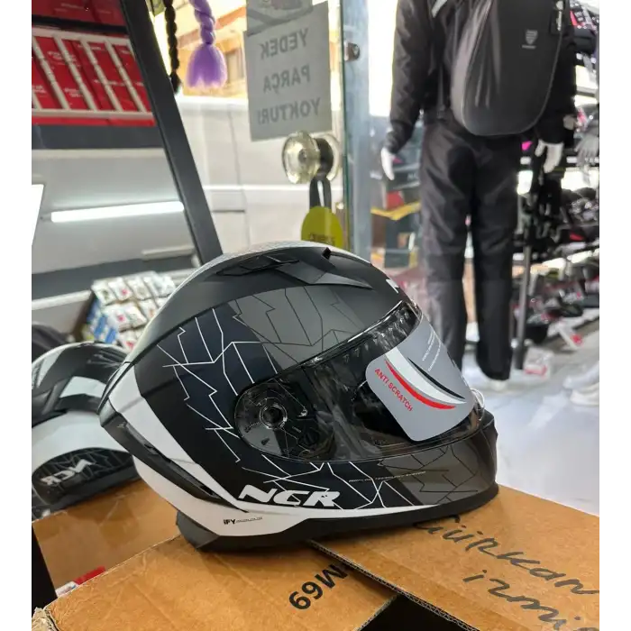 KASK KAPALI VİZÖRLÜ M69 ECE BELGELİ - BEYAZ GRİ FORCE GRAFİK