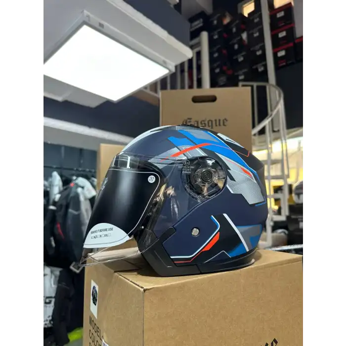 KASK ÇENESİZ MAT MAVİ DESENLİ GÜNEŞ VİZÖRLÜ [M BEDEN]