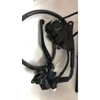 ÖN FREN MERKEZİ ALT ÜST KOMPLRE BALATA DAHİL CBF 150 CB 125E OEM