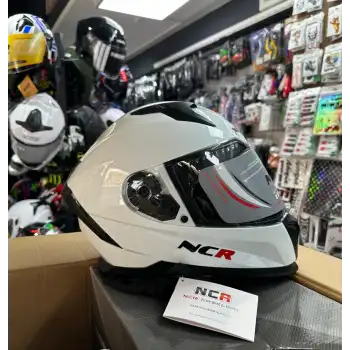 KASK KAPALI VİZÖRLÜ M69 ECE BELGELİ - BEYAZ GRAFİK