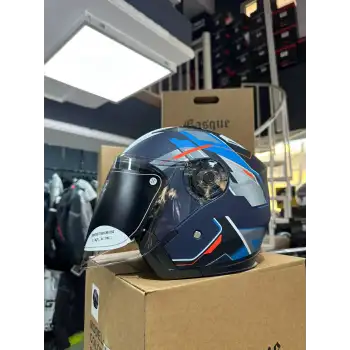 KASK ÇENESİZ MAT MAVİ DESENLİ GÜNEŞ VİZÖRLÜ [M BEDEN]