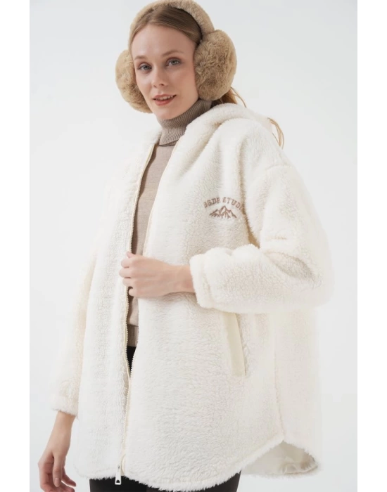 9102 Oversize Kapüşonlu Beyaz Peluş Kaban