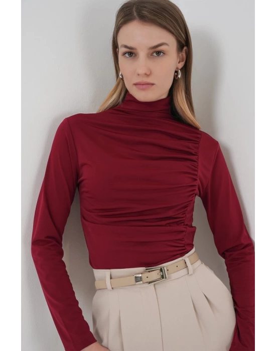 938 Büzgü Detaylı Dik Yaka Sandy Bluz - Bordo