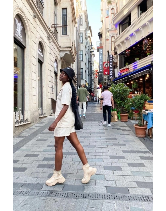 Bej Ceket Ve Şort Takım