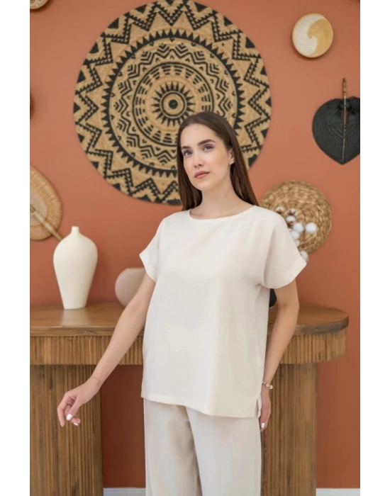 Bej T-Shirt Ve Pantolon Takım