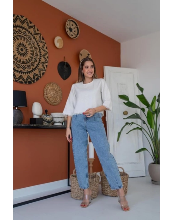 Beyaz Püskül Detaylı Bluz
