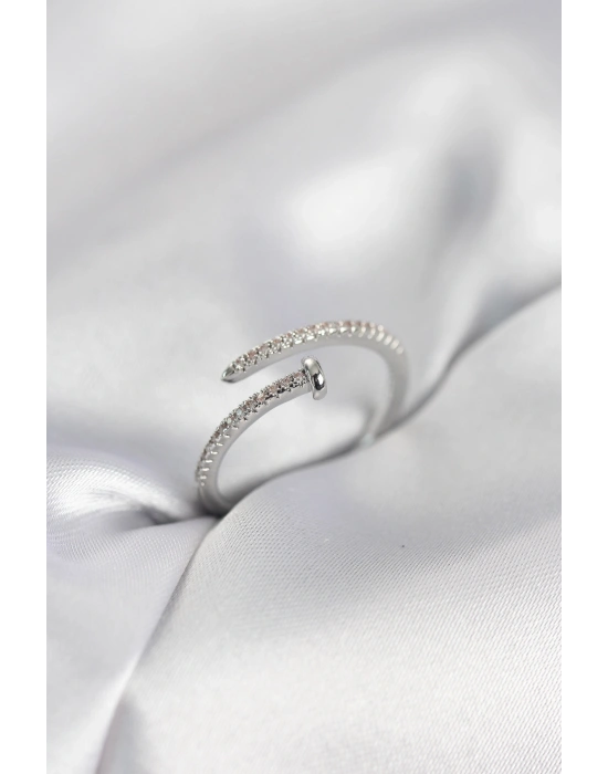 Çivi Model Zirkon Taşlı Gümüş Renk Kadın Yüzük