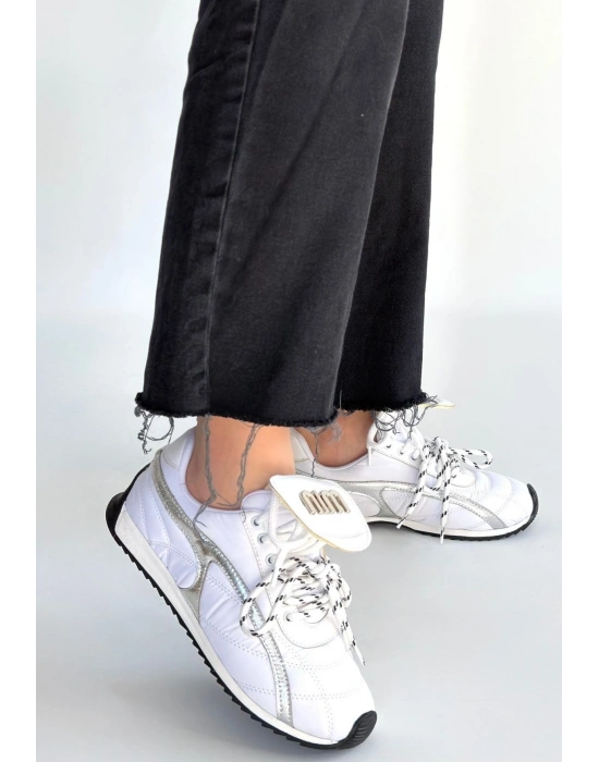 Dissa Beyaz Cilt Bağcıklı Paraşüt Detaylı Spor Ayakkabı