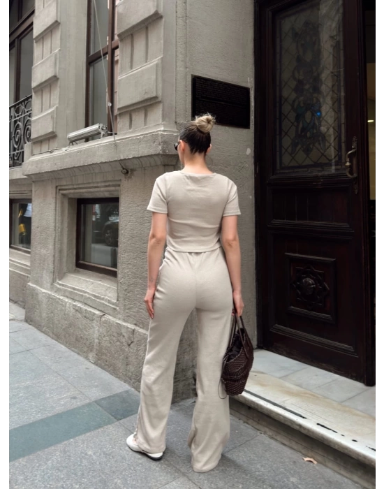 Düğme yakalı bej alt üst takım s3943