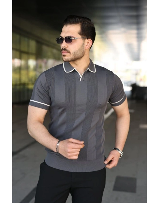 Erkek Dokulu Desen Yakalı Kısa Kollu Tişört