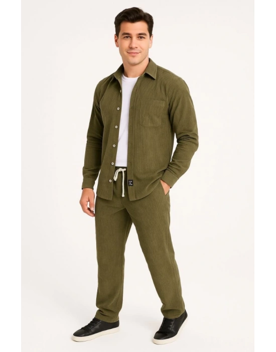 Erkek Kadife Oversize Takım – Gömlek Ve Pantolon İkili Set Füme Corduroy Şıklığı, Rahat Ve Zarif Duruş Yumuşak Dokulu Kadife Kumaş, Düğmeli Gömlek Üst Ve Lastikli Pantolon Alt Parça Ile Gün Boyu Konfor- Haki