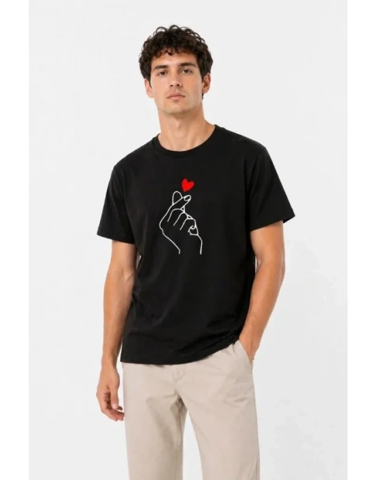 Erkek Kore Parmak Kalp Aşk Temalı Minimal Baskılı Tişört Yazlık Kısa Kol T-Shirt - Siyah